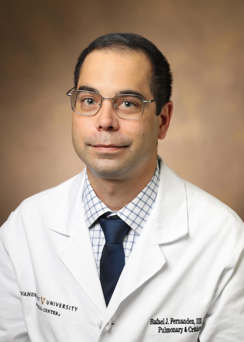 Dr. Rafi Fernandez headshot