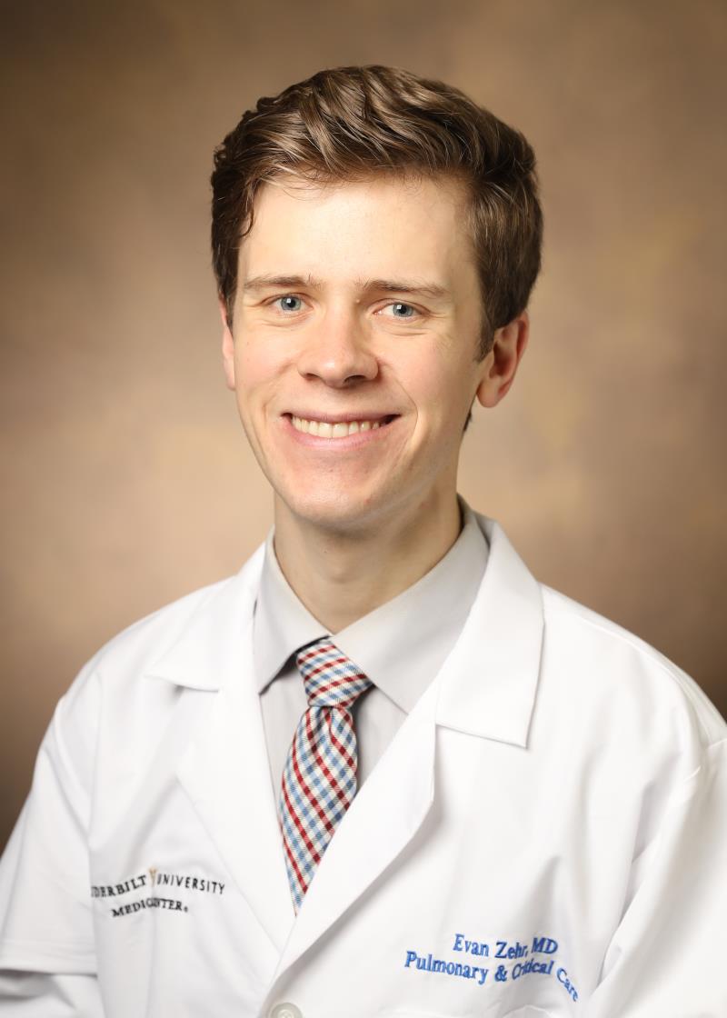 Dr. Evan Zehr headshot