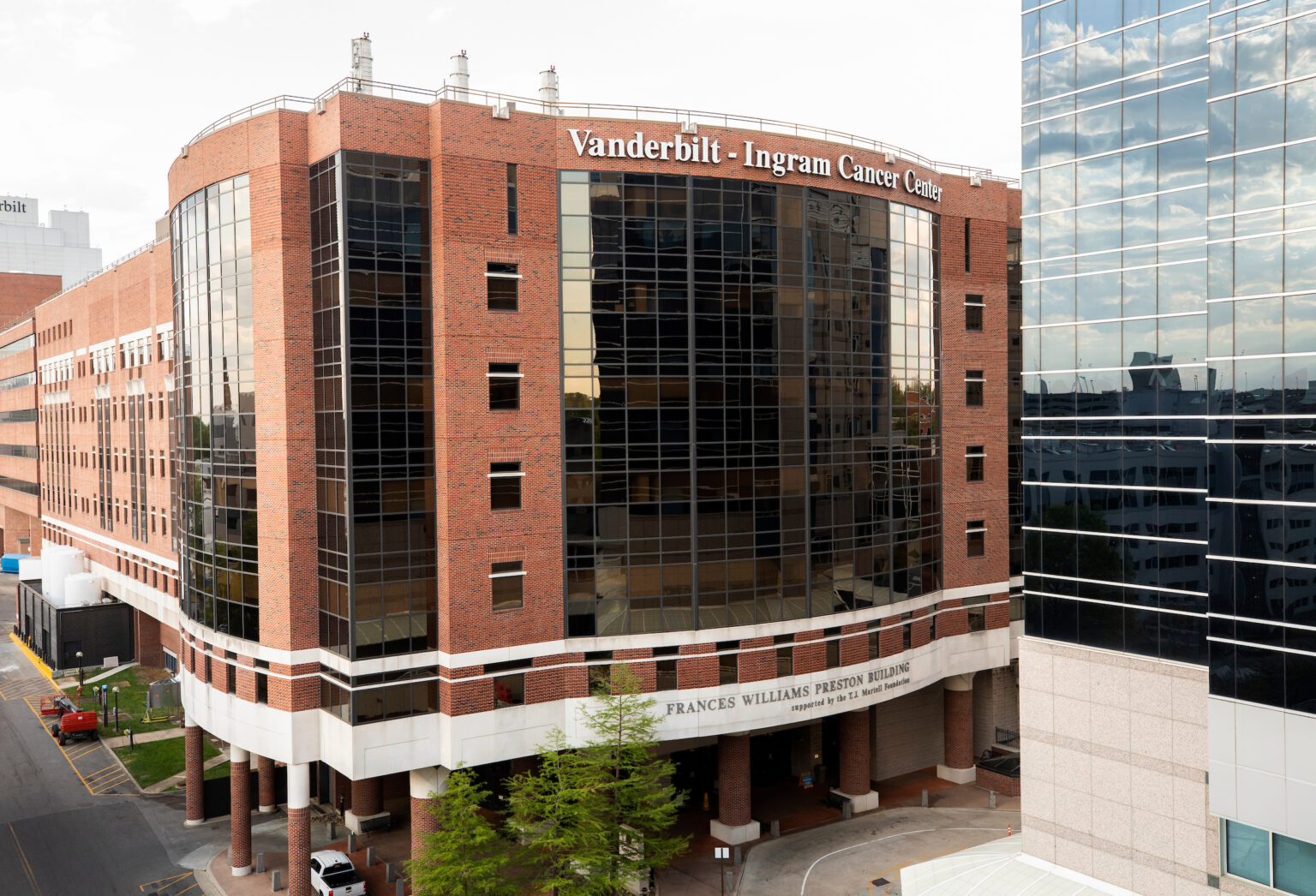 external shot of Vanderbilt-Ingram Cancer Center, a six story brick and glass building