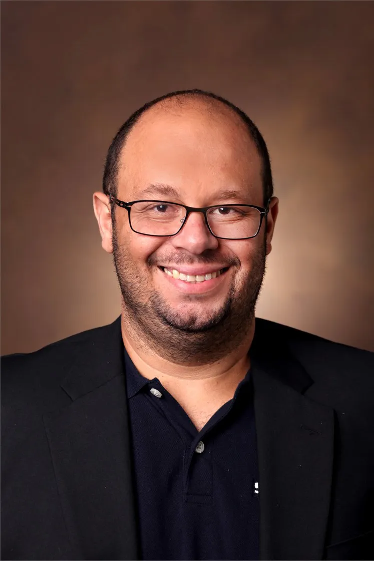 Dr. Henrique Serezani